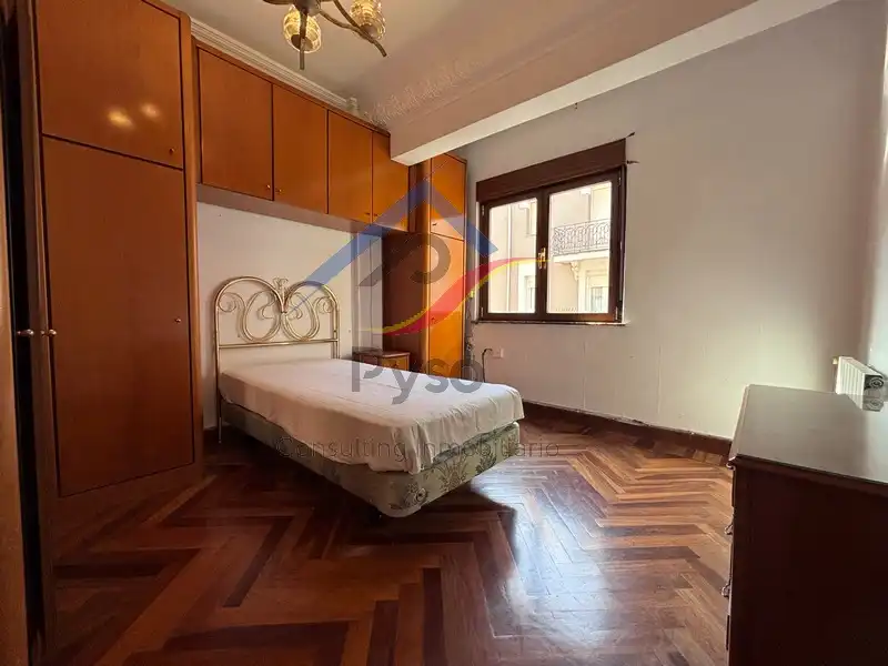 Bedroom of Flat for sale in Santander  with Heating, Parquet flooring and Oven