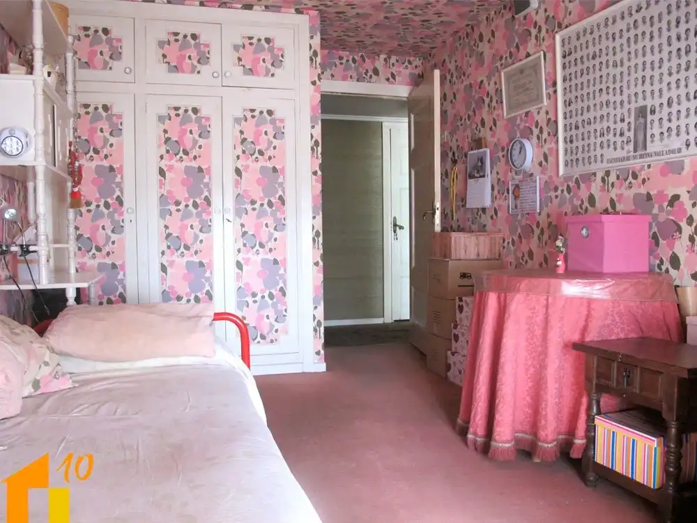 Dormitori de Casa o xalet en venda en Burgos amb Calefacció, Jardí privat i Traster