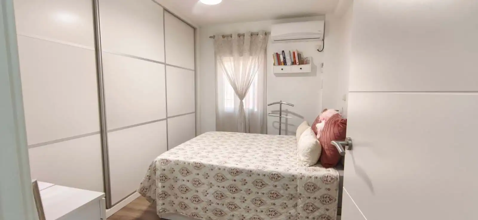 Habitación de Piso en venta en Castilleja de la Cuesta con Trastero