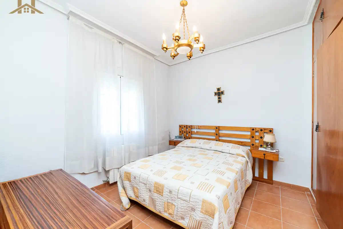Bedroom of Detached homes for sale in Cadalso de los Vidrios  with Heating and Private garden