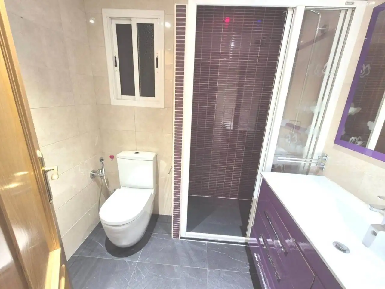 Baño de Piso en venta en Badalona con Aire acondicionado