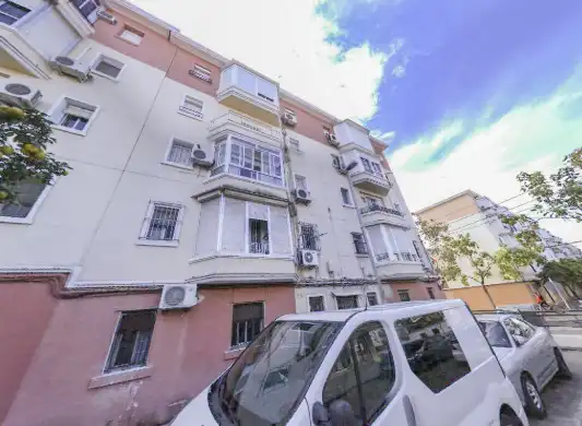 Vista exterior de Piso en venta en Sevilla