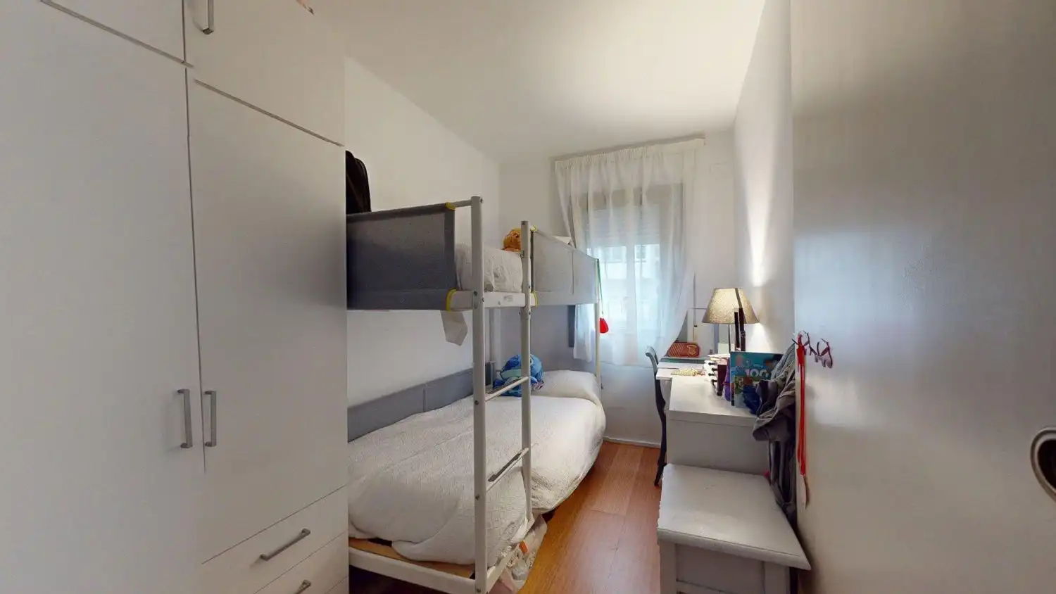 Bedroom of Flat for sale in Sevilla  with Air Conditioner, Heating and Terrace