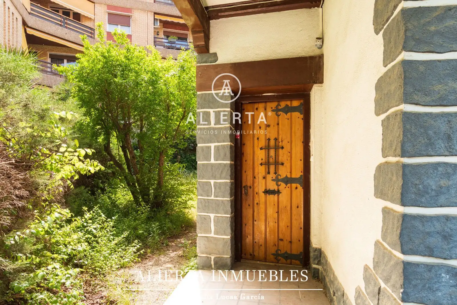 Vista exterior de Casa o chalet en venta en Zaragoza con Calefacción y Terraza
