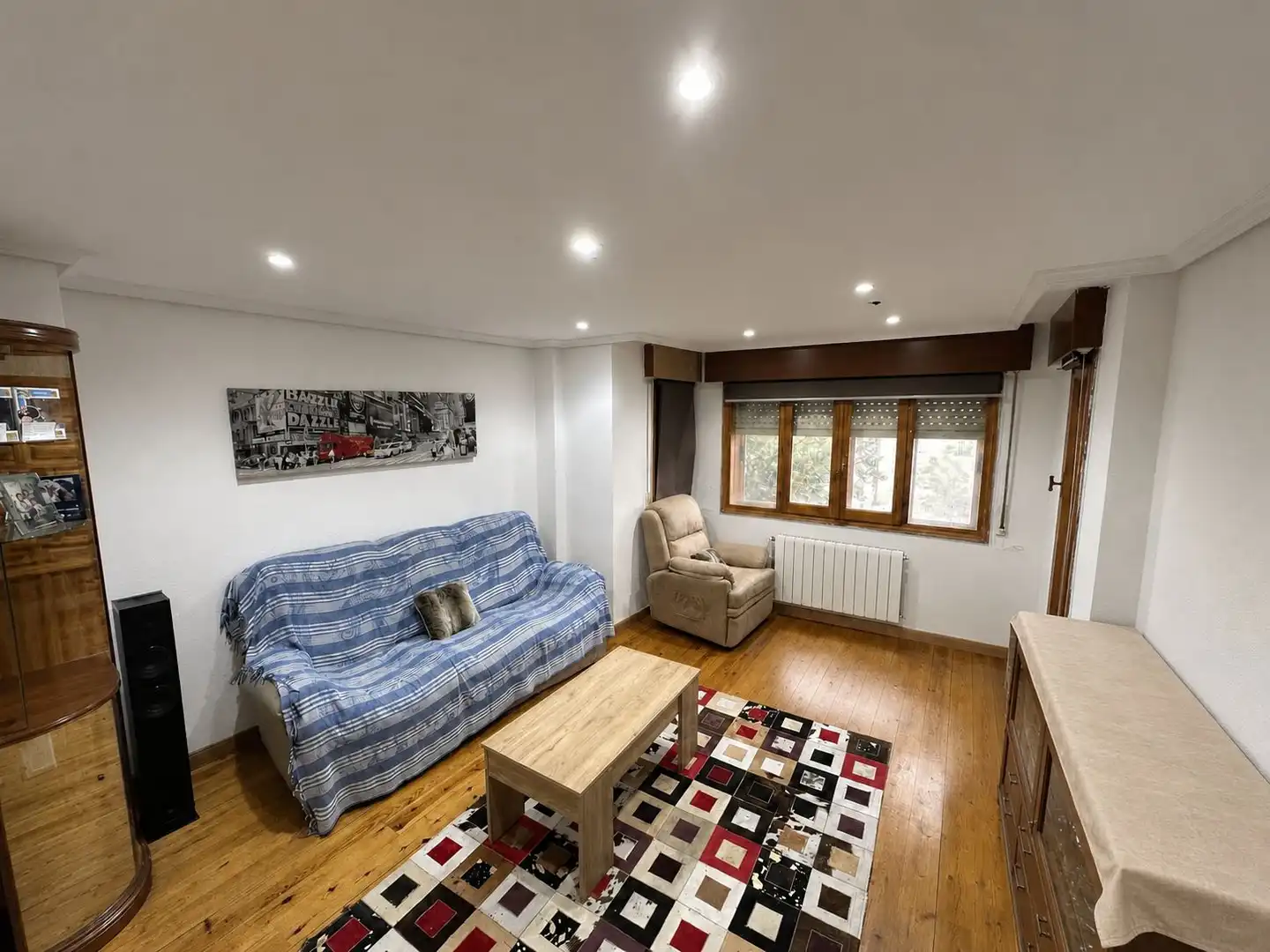 Sala d'estar de Casa o xalet en venda en Burgos amb Calefacció, Terrassa i Traster