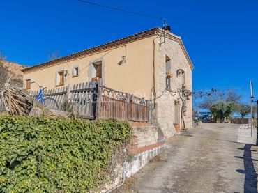 Landhaus mit Balkon zum Verkauf in Fonollosa