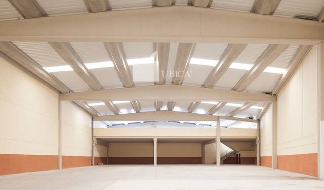 Nave industrial en Alquiler en Abrera
