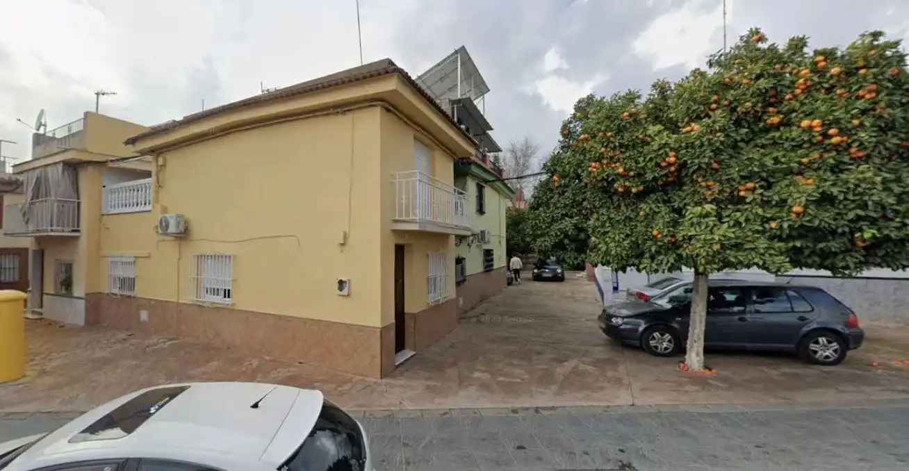 House for sale in Barrio DE LA PAZ 136