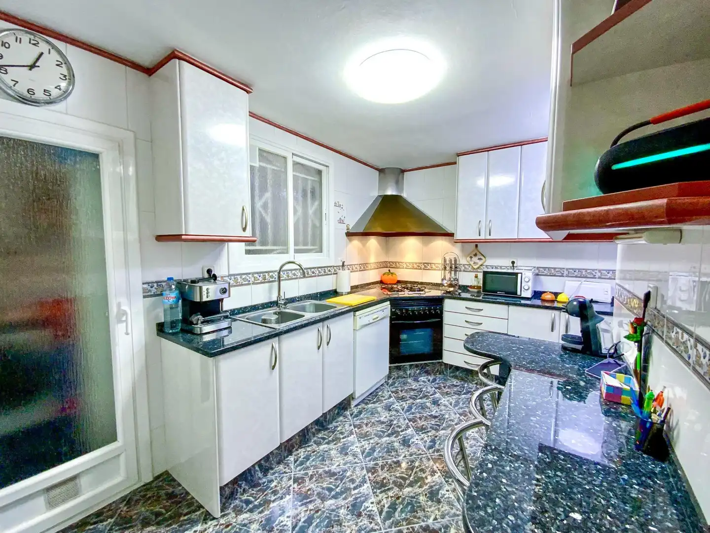 Cocina de Piso en venta en El Masnou con Calefacción, Terraza y Balcón