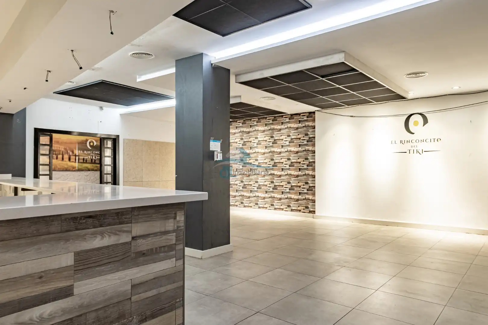 Commercial properties for rent in Linares  with Air Conditioner