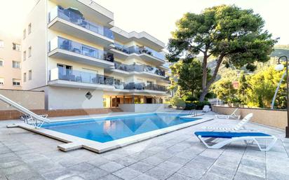 Swimming pool of Flat to rent in Castelldefels  with Air Conditioner, Heating and Terrace