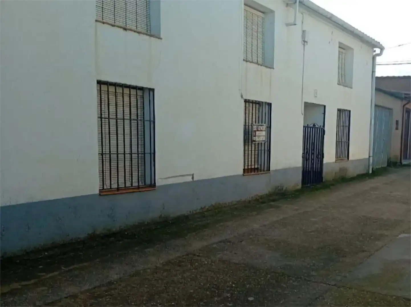 Vista exterior de Casa o xalet en venda en Moreruela de Tábara amb Traster i Moblat