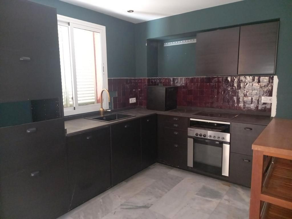 Cuina de Casa o xalet en venda en Bollullos de la Mitación amb Jardí privat, Terrassa i Piscina