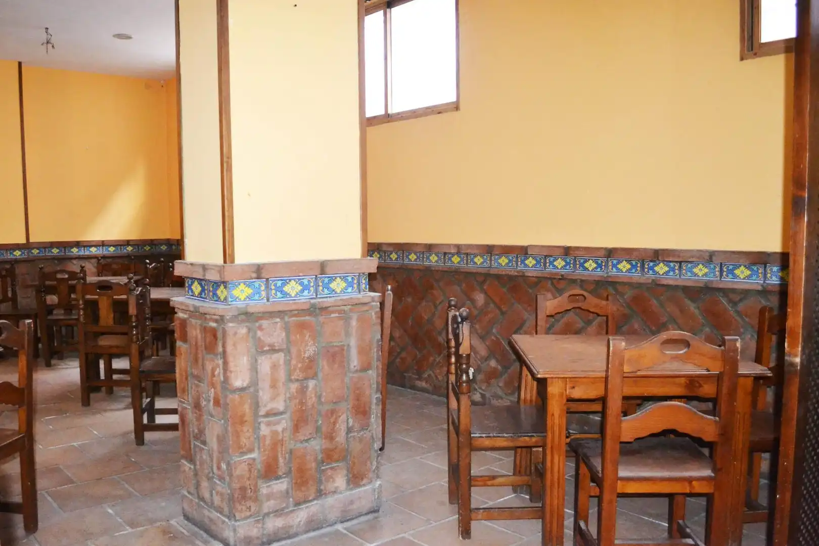Local de alquiler en Algeciras con Aire acondicionado y Amueblado