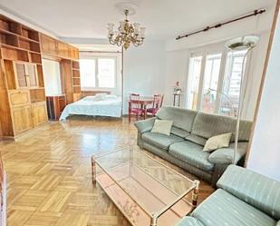 Sala d'estar de Apartament per a compartir en Valladolid Capital amb Balcó