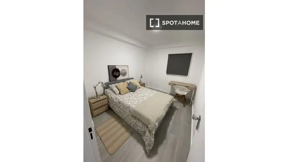 Bedroom of Flat for share in Málaga  with Air Conditioner, Terrace and Furnished