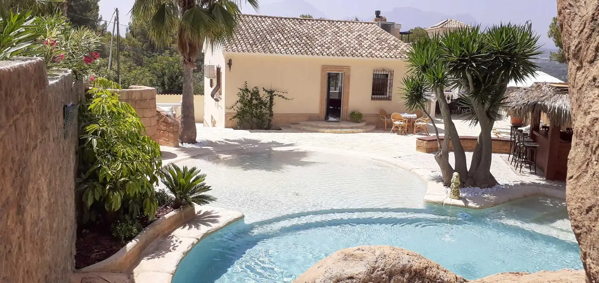 Schwimmbecken von Haus oder Chalet zum Verkauf in L'Alfàs del Pi mit Klimaanlage, Privatgarten und Terrasse