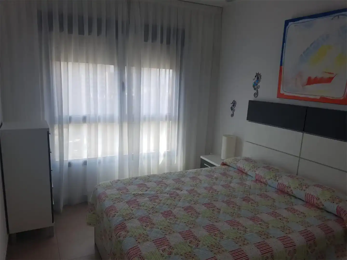 Schlafzimmer von Wohnungen zur Miete in Benidorm mit Schwimmbad und Balkon