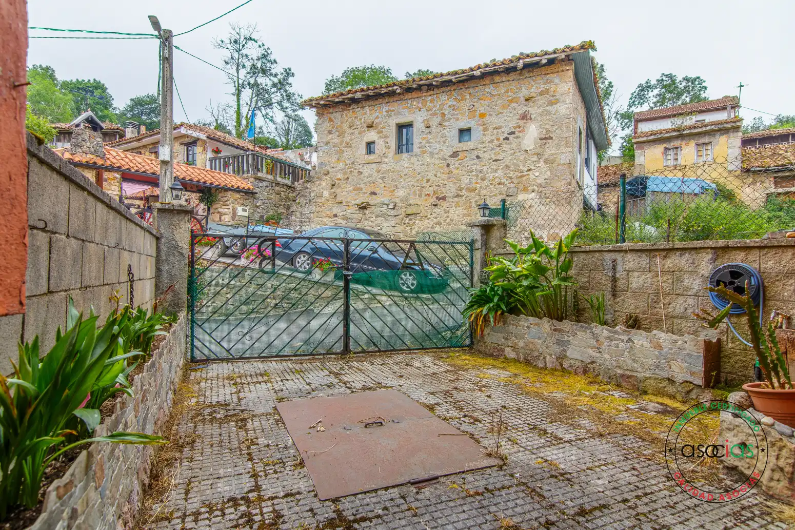 Parking de Casa adosada en venta en Proaza con Calefacción y Trastero