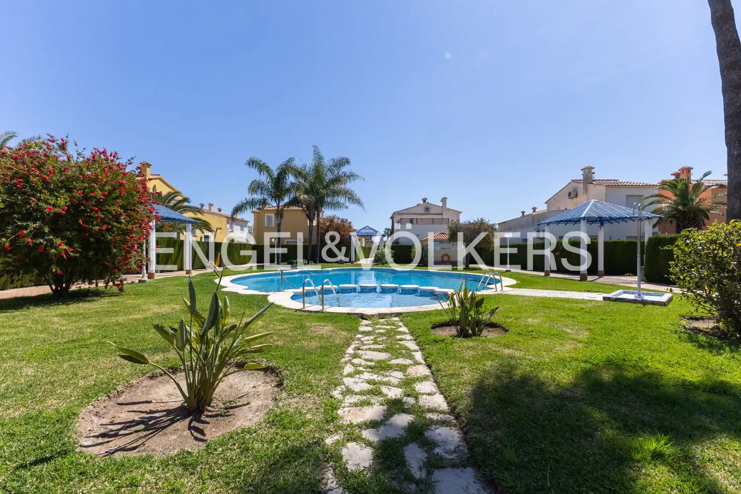 Piscina de Casa o chalet de alquiler en Oliva con Aire acondicionado, Calefacción y Jardín privado