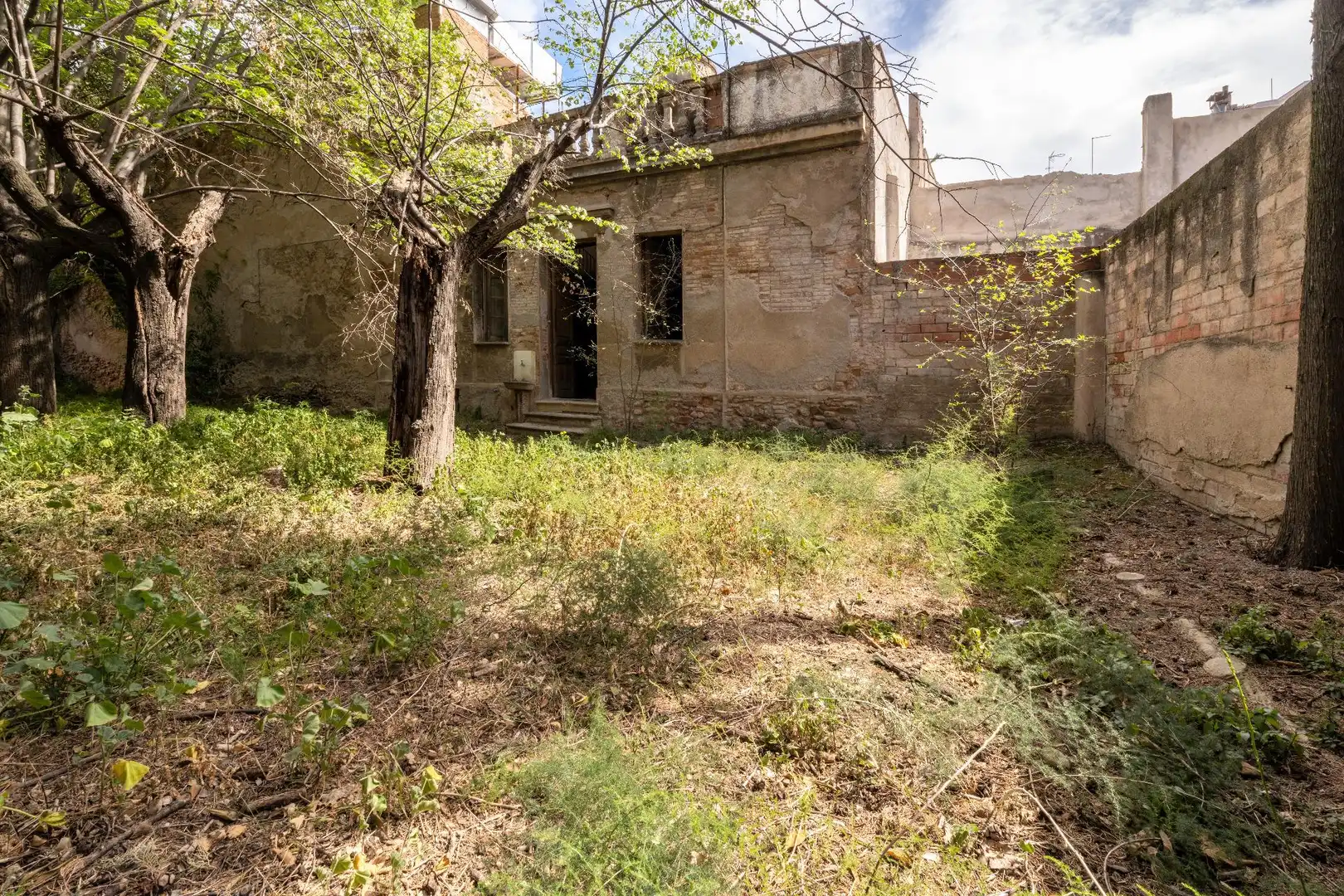 Ground floor for sale in Sabadell  with Private garden and Storage room