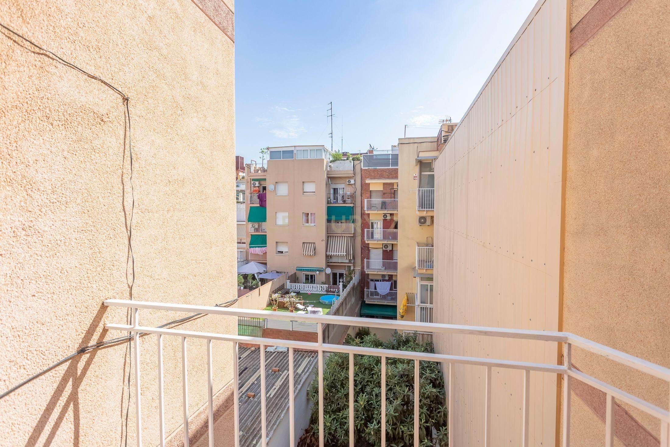 Flat for sale in Carrer del 8 de Març, Esplugues de Llobregat, Spai, -1, La Plana