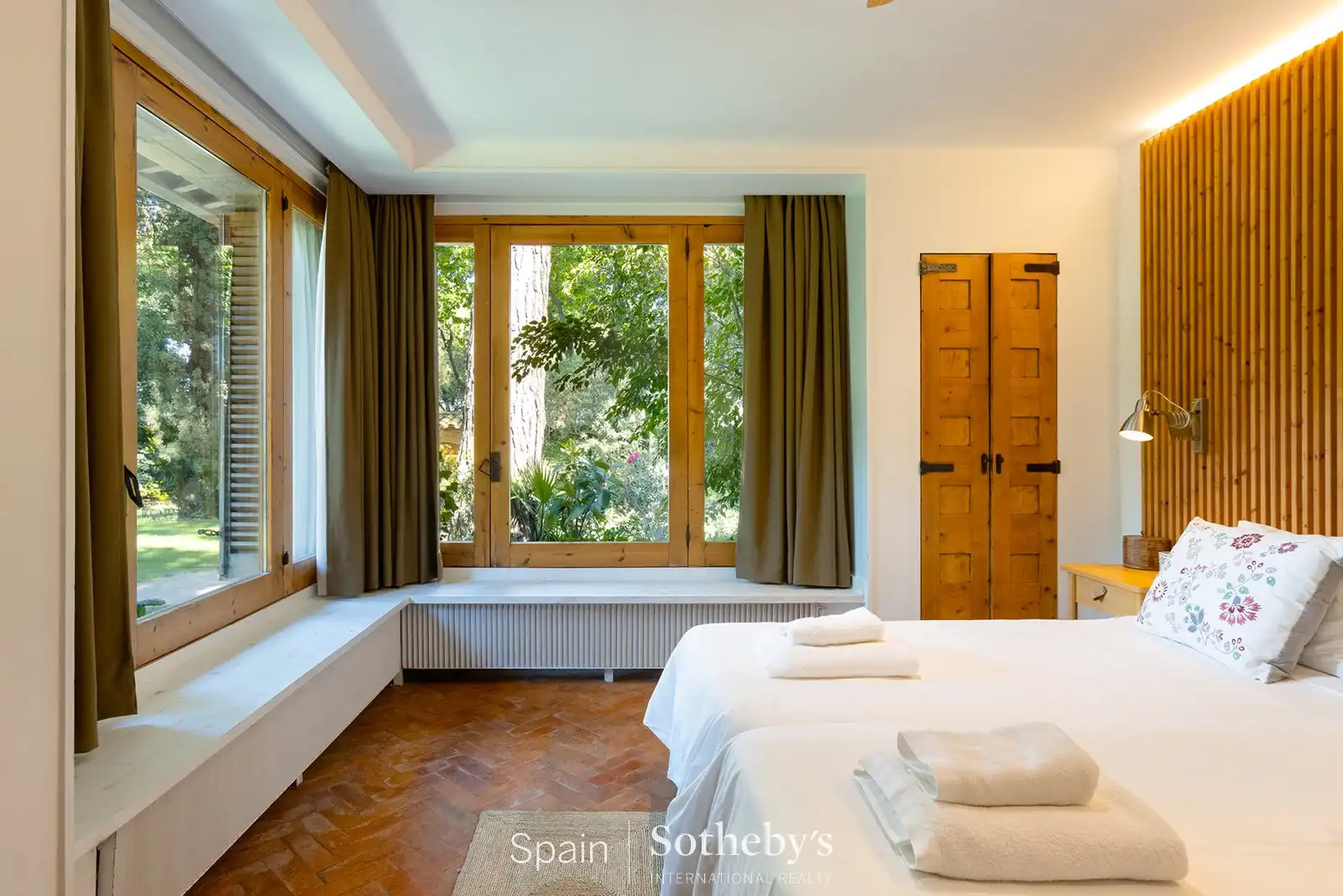 Bedroom of Country homes for sale in Premià de Dalt  with Air Conditioner, Heating and Private garden