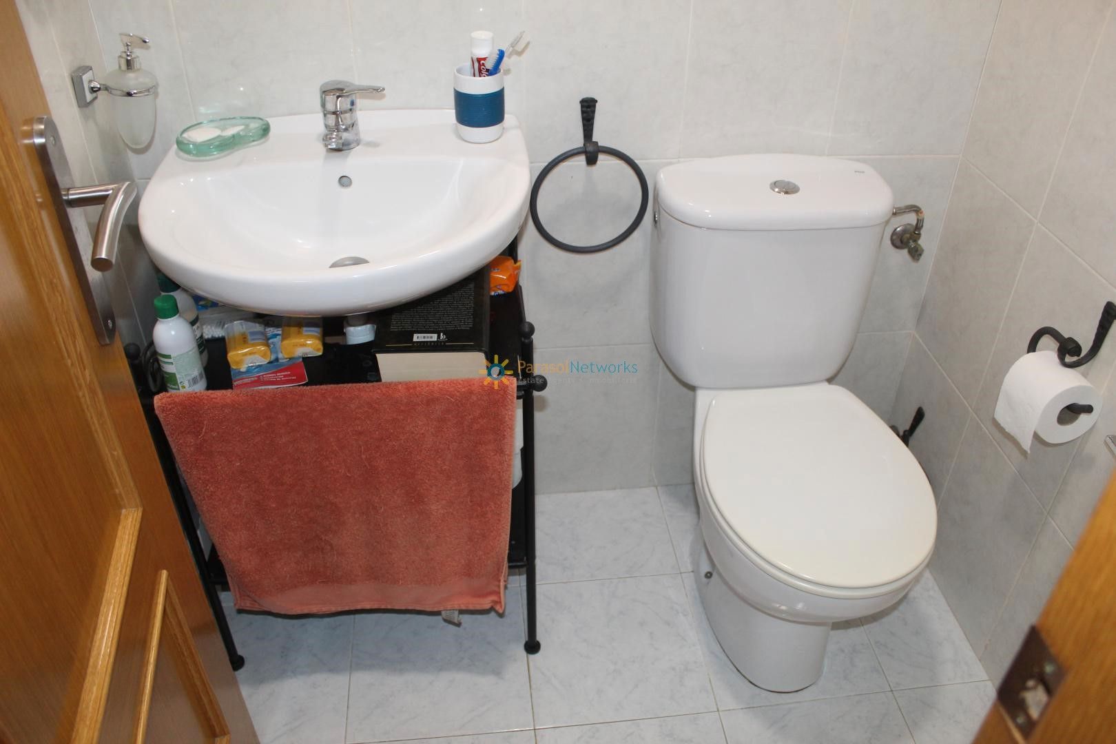 Baño de Casa adosada en venta en Piles con Aire acondicionado, Trastero y Amueblado