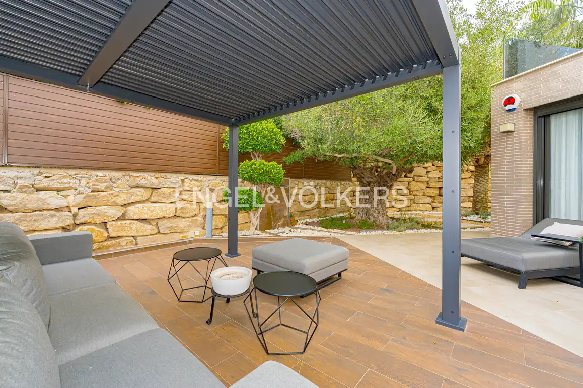 Detached house with pool for sale in Calle Copenhague, imagen 9