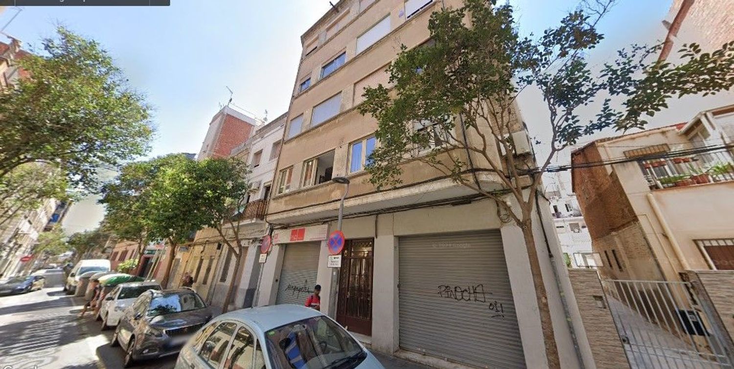 Vista exterior de Àtic en venda en L'Hospitalet de Llobregat