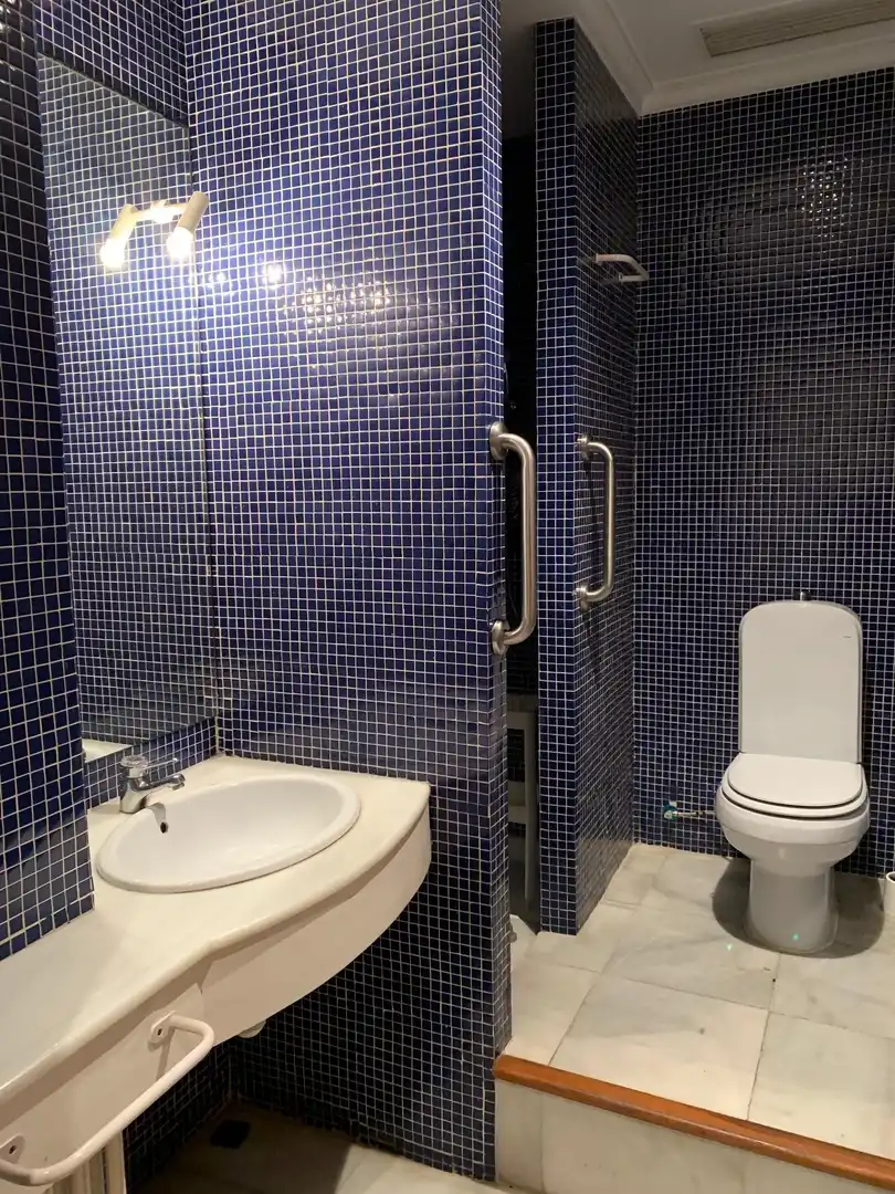 Baño de Piso de alquiler en Valencia con Aire acondicionado y Calefacción
