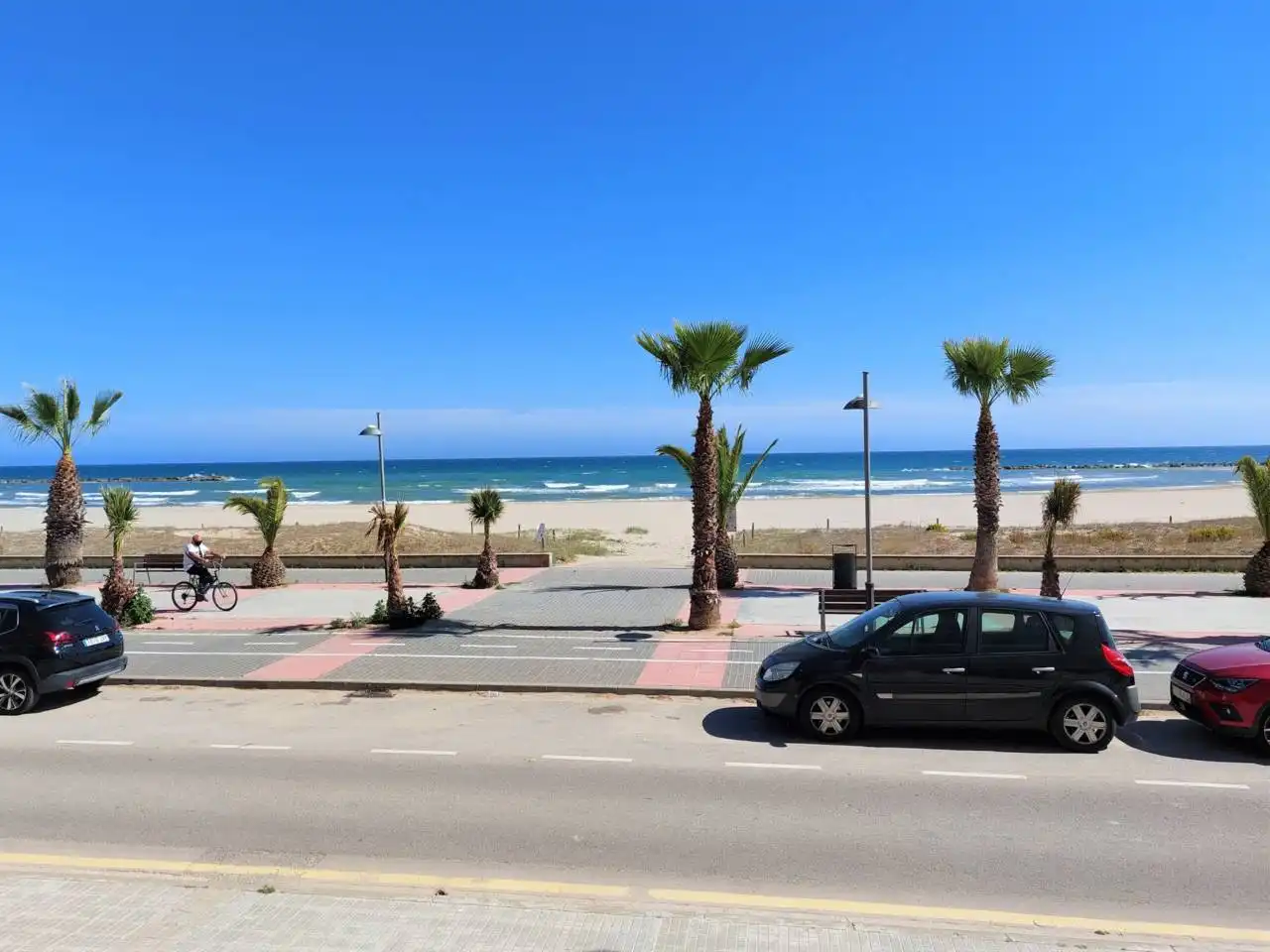 Vista exterior de Piso de alquiler en Cubelles con Aire acondicionado, Calefacción y Jardín privado
