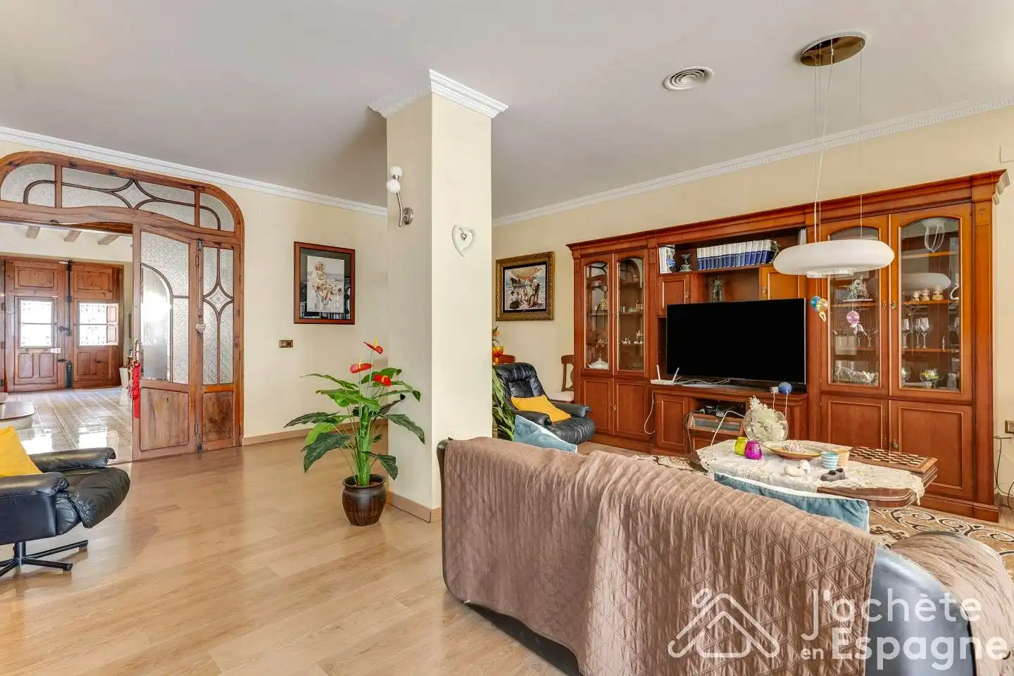Sala d'estar de Casa o xalet en venda en Alcàsser amb Jardí privat, Moblat i Balcó