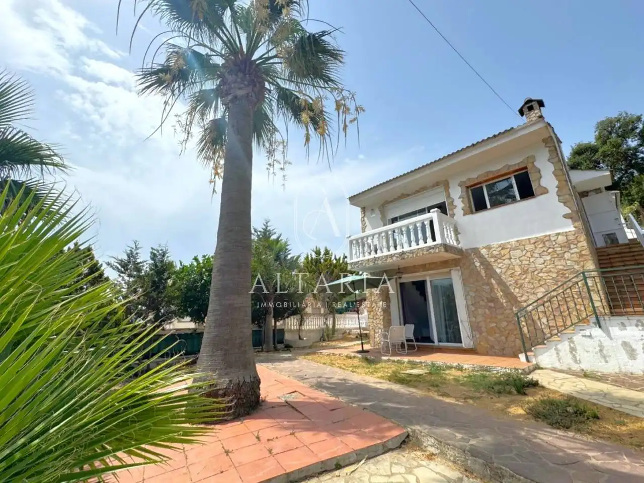 Casa con piscina en venta en Calle Orenetes