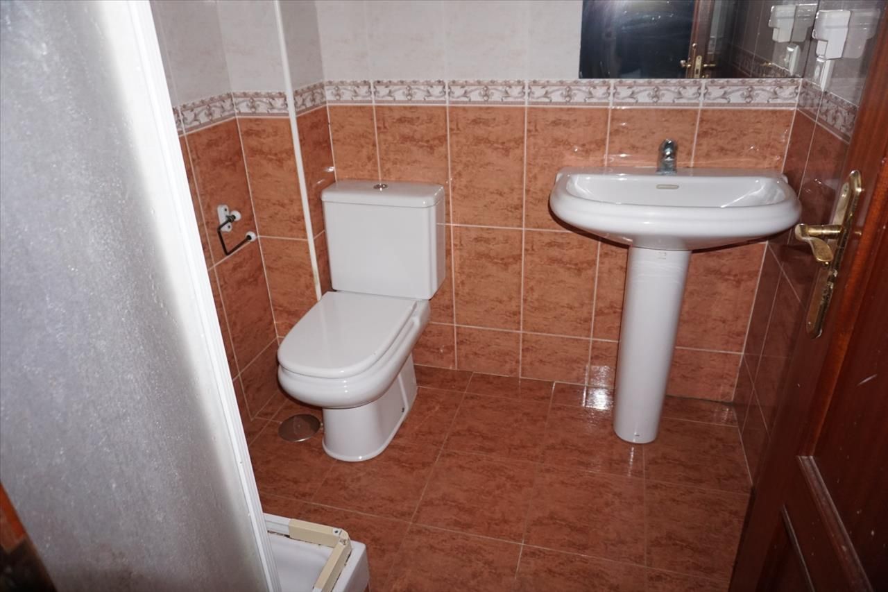 Bany de Planta baixa en venda en Castro-Urdiales amb Terrassa i Piscina