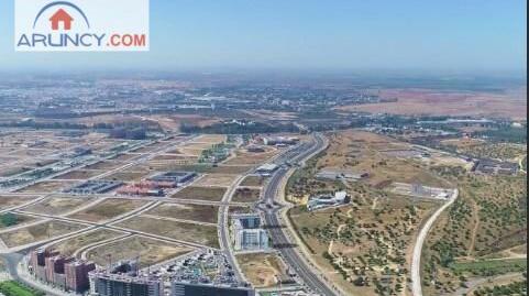 Foto 4 de Casa adosada de lloguer a Entrenúcleos, Sevilla
