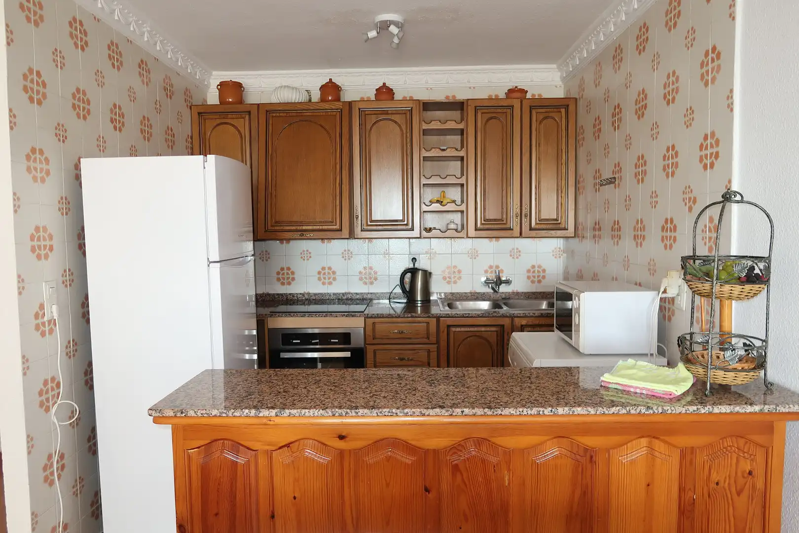 Cocina de Apartamento de alquiler en Almuñécar con Terraza, Amueblado y Lavadora