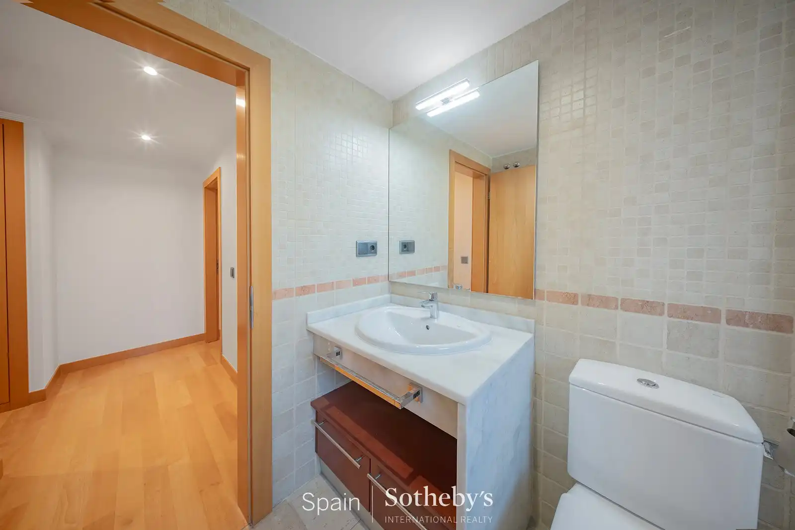 Bany de Apartament de lloguer en La Moraleja amb Aire condicionat, Calefacció i Terrassa