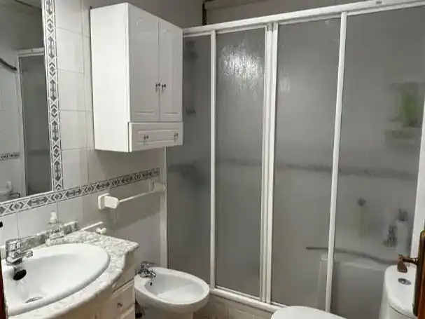 Badezimmer von Wohnungen zum Verkauf in Orihuela mit Klimaanlage und Schwimmbad