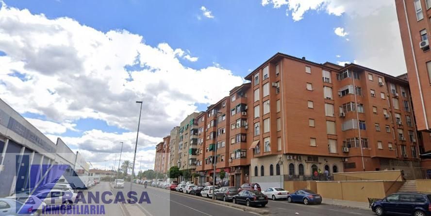 Vista exterior de Pis en venda en Cáceres Capital amb Traster