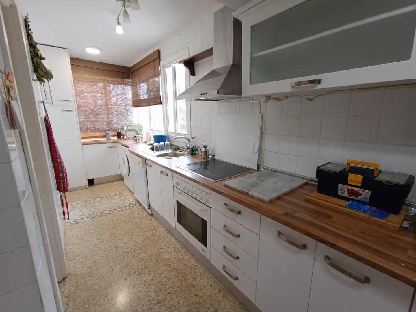 Cuina de Pis en venda en Sevilla amb Aire condicionat, Jardí privat i Terrassa