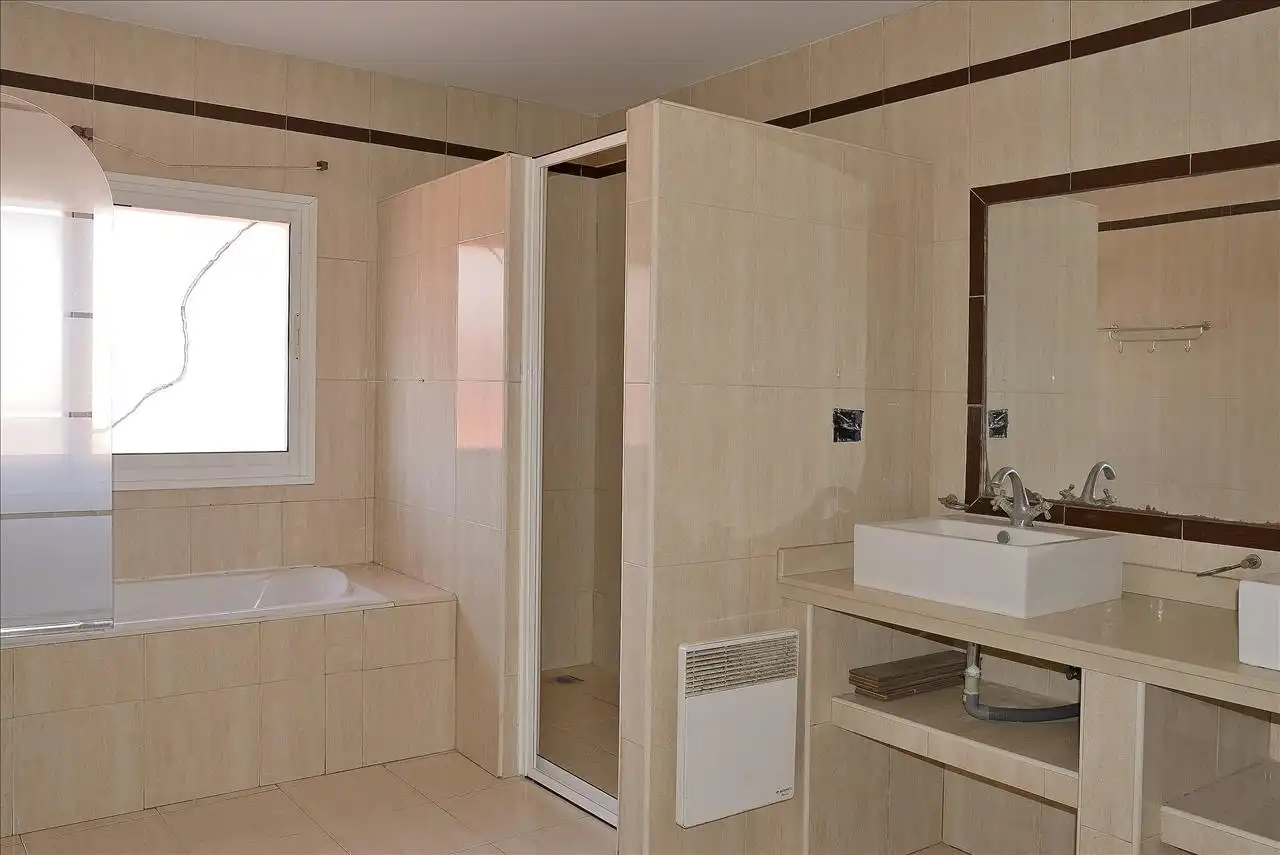 Baño de Casa adosada en venta en Algeciras con Terraza