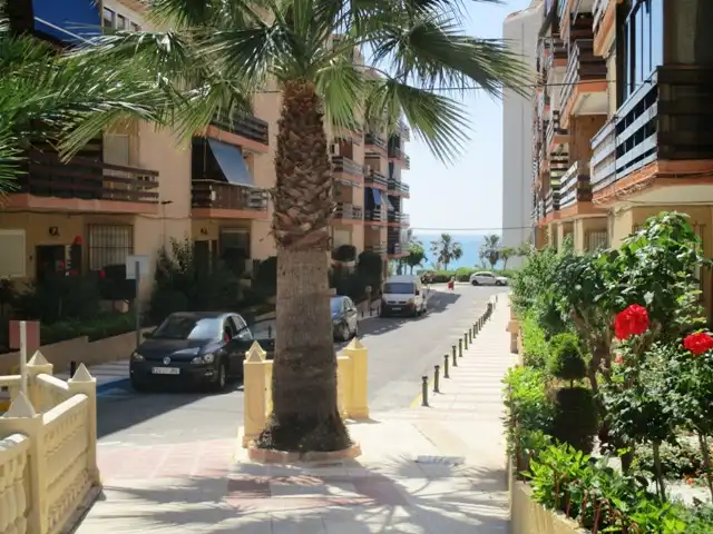 Apartamento de alquiler en Carrer el Pinós, 18, Playa Muchavista