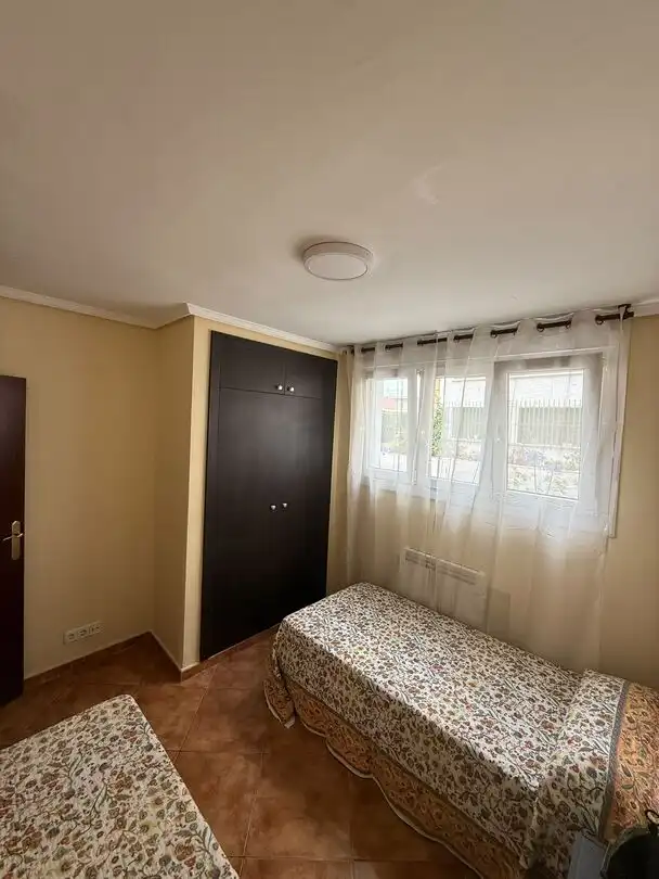 Schlafzimmer von Wohnung zur Miete in Sopela mit Privatgarten und Schwimmbad