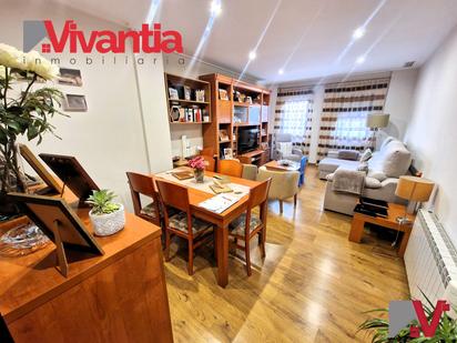 Living room of Flat for sale in Lorca  with Air Conditioner, Heating and Parquet flooring