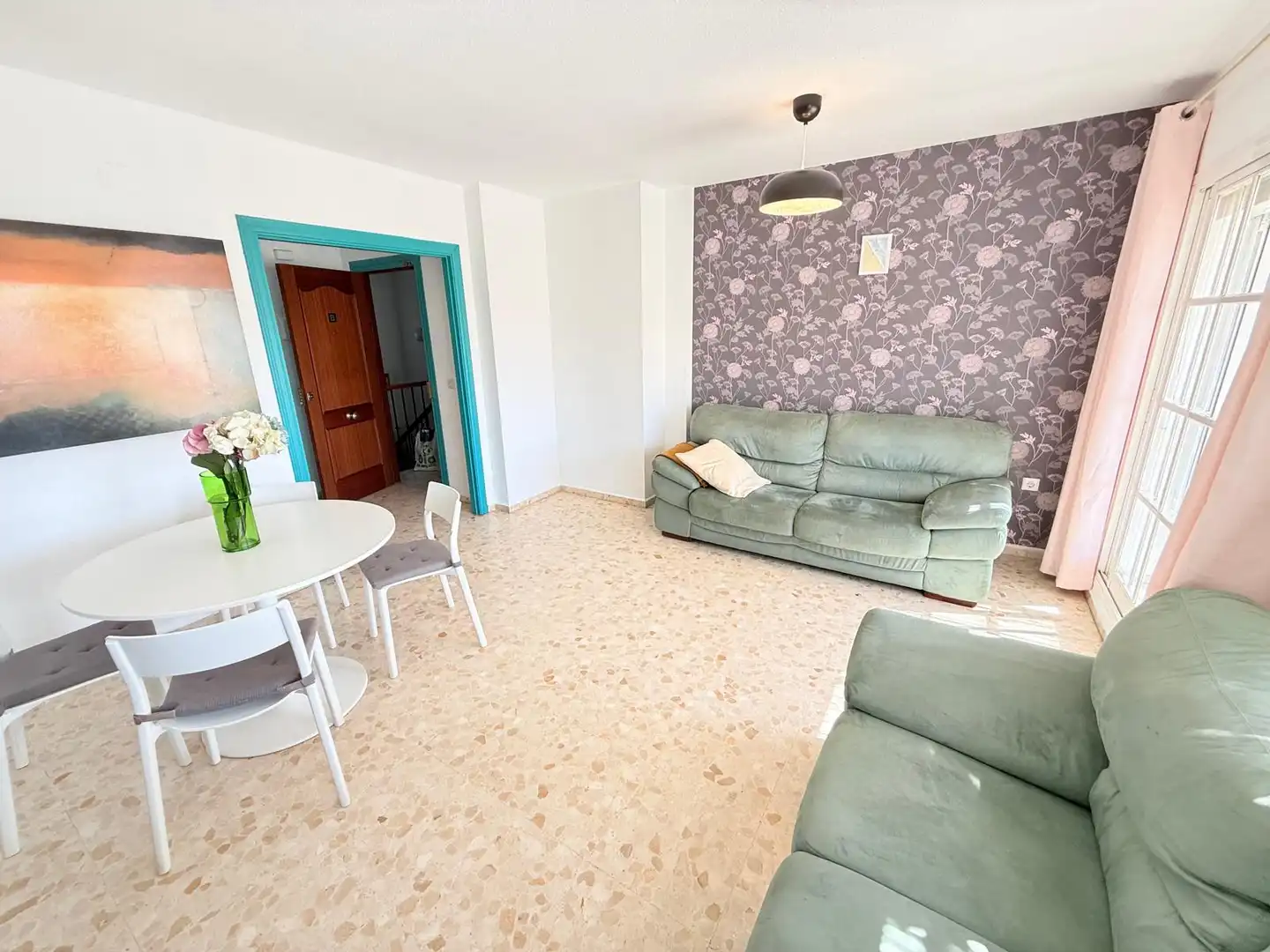 Sala de estar de Ático de alquiler en Rincón de la Victoria con Aire acondicionado, Terraza y Amueblado