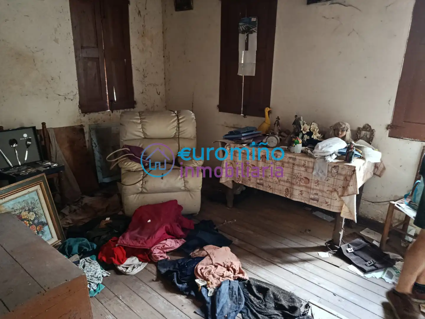 Sala d'estar de Casa o xalet en venda en Salvaterra de Miño amb Jardí privat, Traster i Moblat