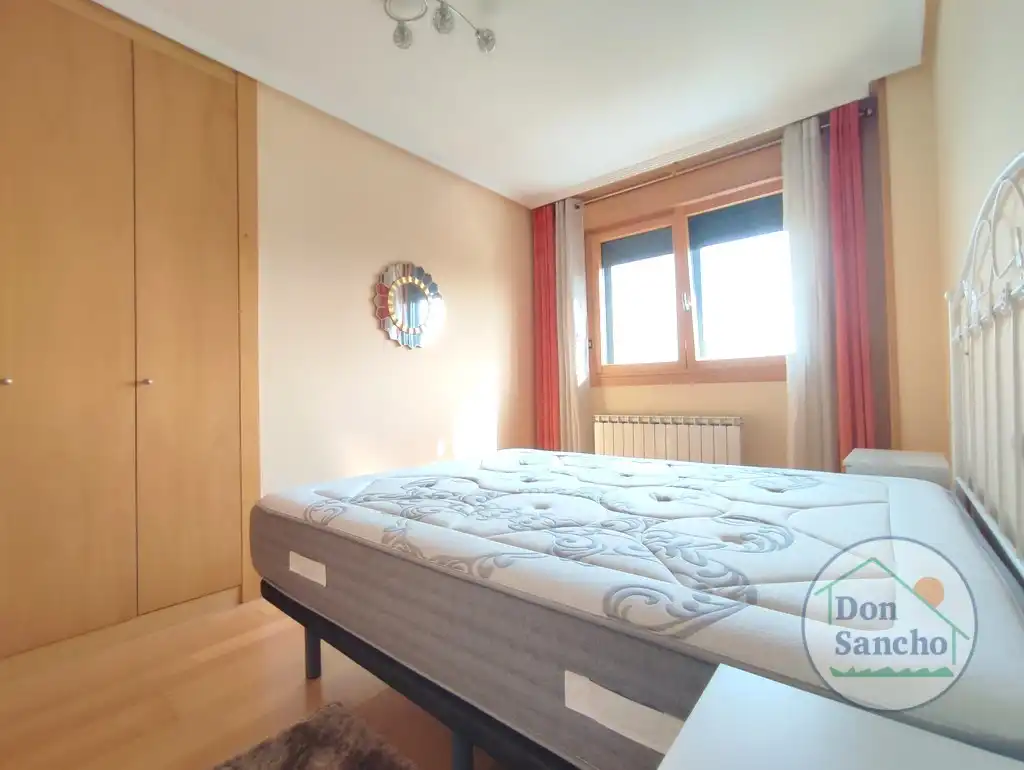 Bedroom of Attic for sale in Valladolid  with Air Conditioner, Heating and Terrace