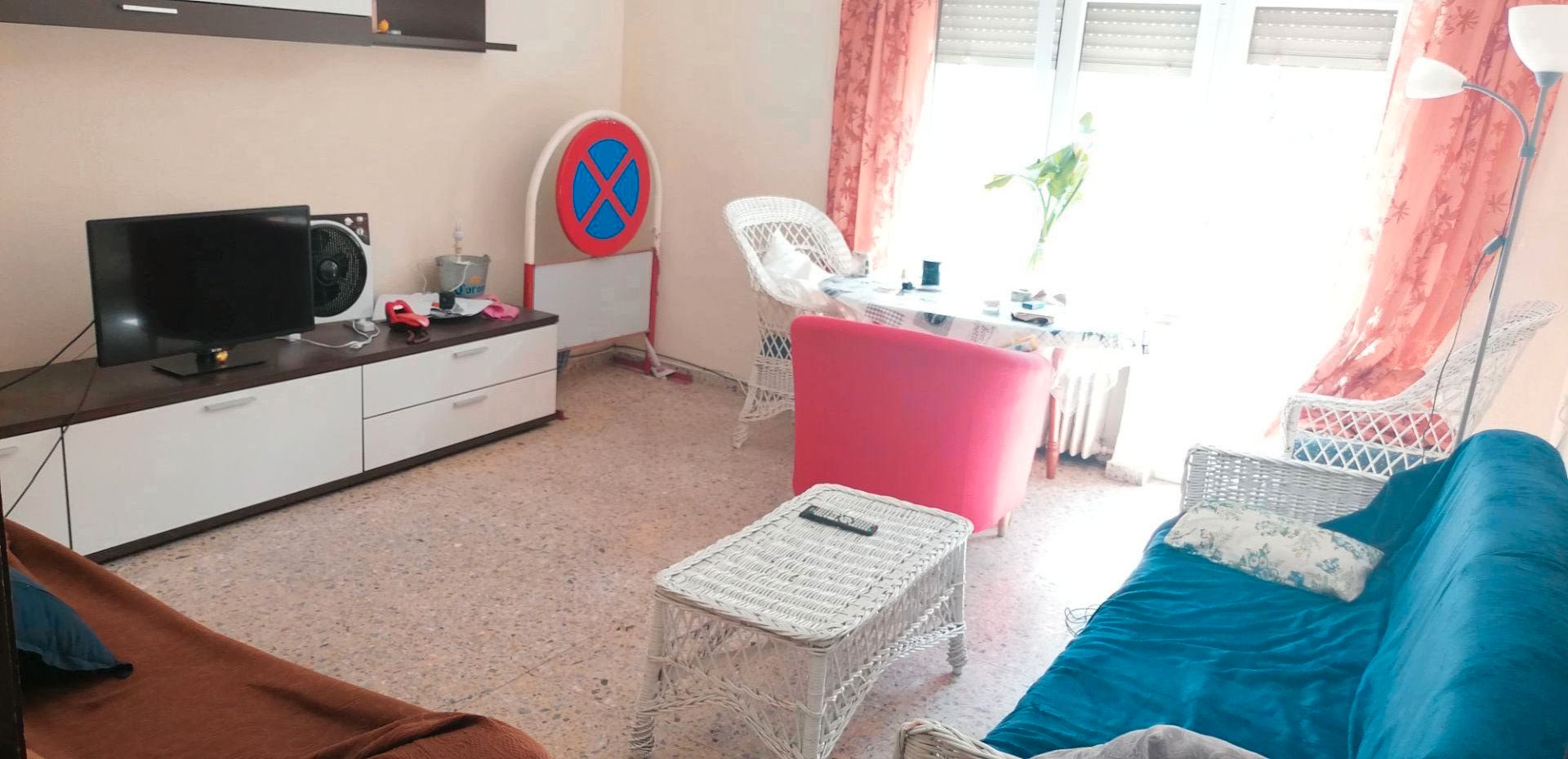 Sala d'estar de Pis de lloguer en Salamanca Capital amb Calefacció, Parquet i Moblat