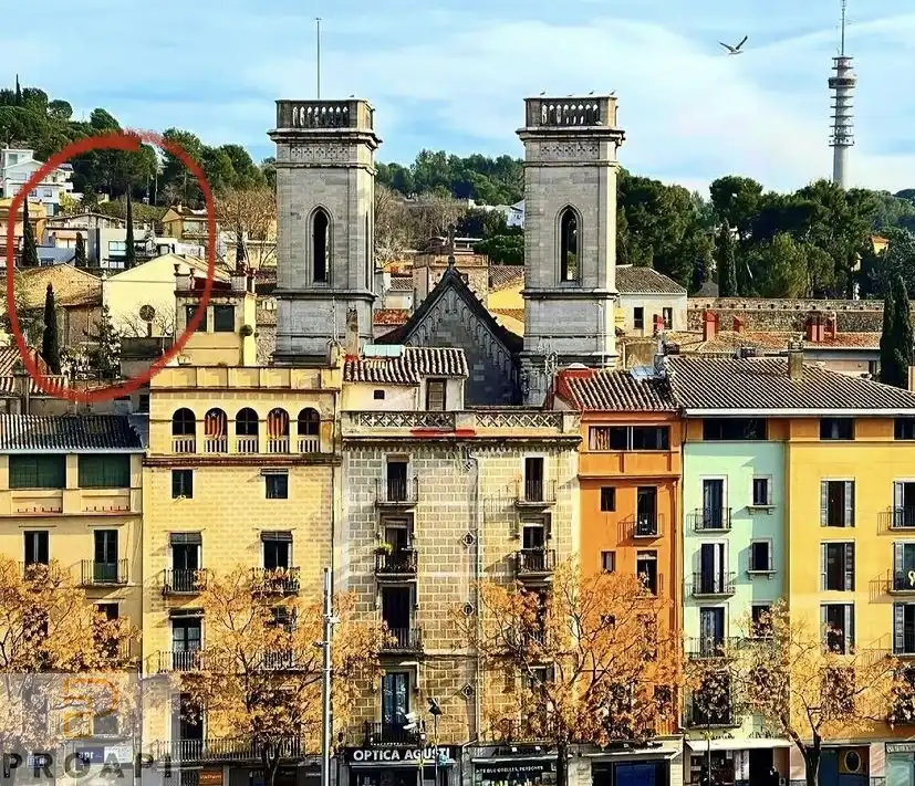 Vista exterior de Pis en venda en Girona amb Aire condicionat i Jardí privat